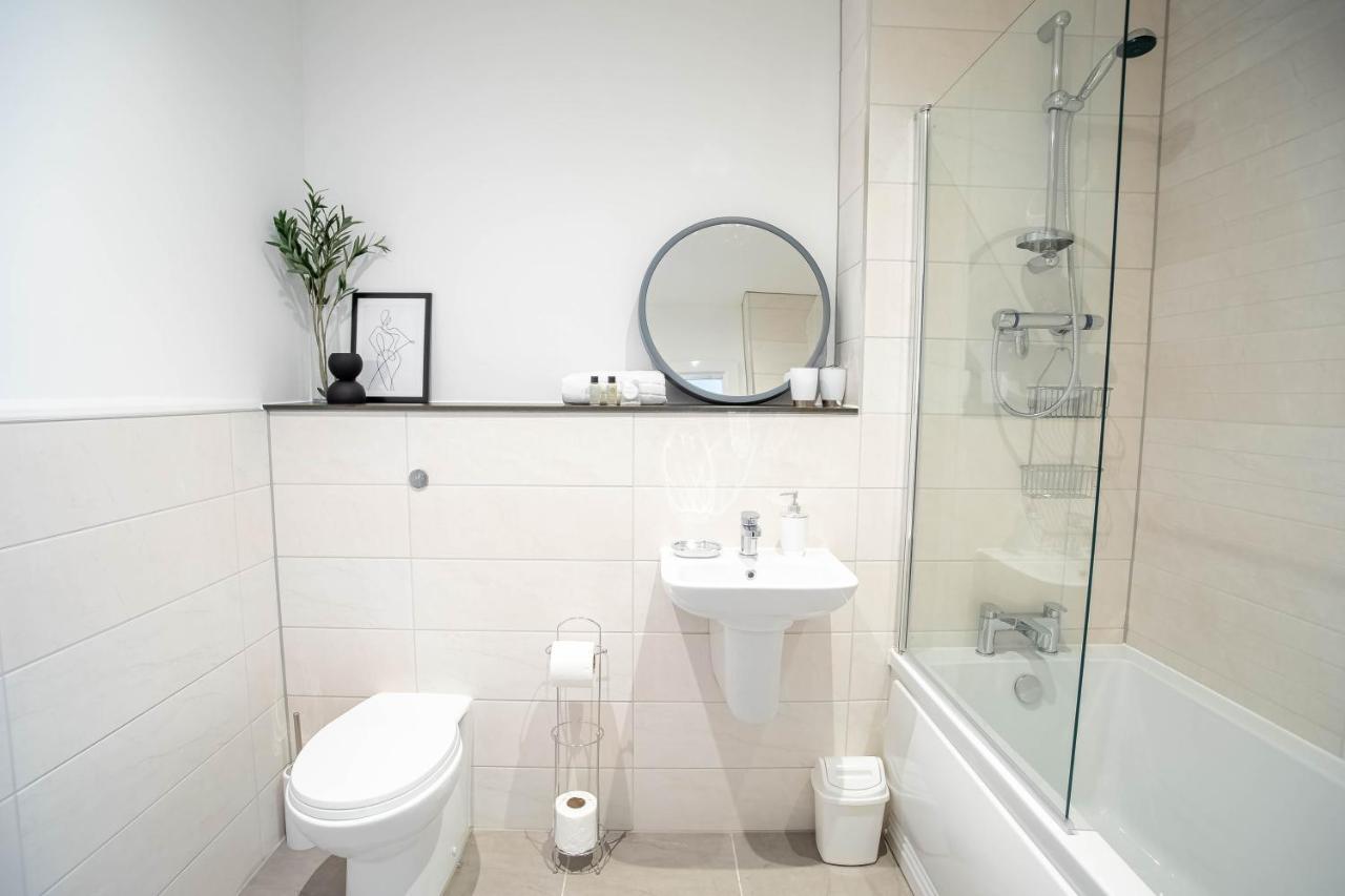 Luxury Apartments Available Next To Train Station - The Wallgate Apartments Wigan - Free Parking Zewnętrze zdjęcie